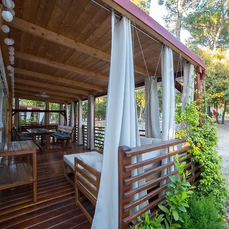 Camping Mobile Home Cube - Peaceful Family Retreat Biograd Na Moru