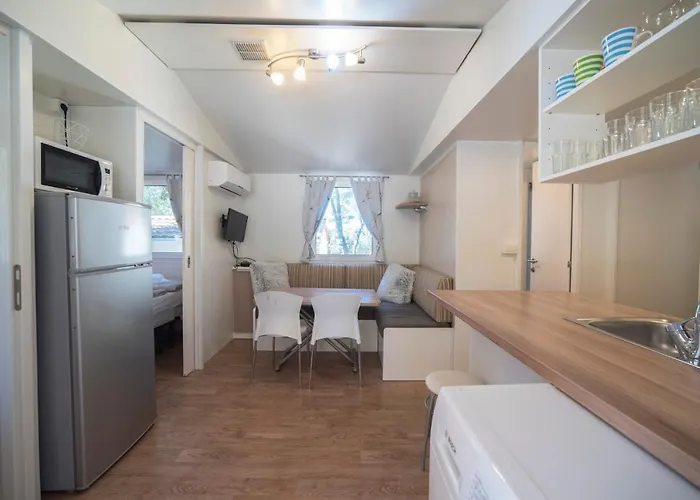 Mobile Home Cube - 3 Bedrooms, Terrace, Near Beach Biograd Na Moru