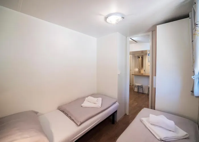 Camping Mobile Home Cube - 3 Bedrooms, Terrace, Near Beach *