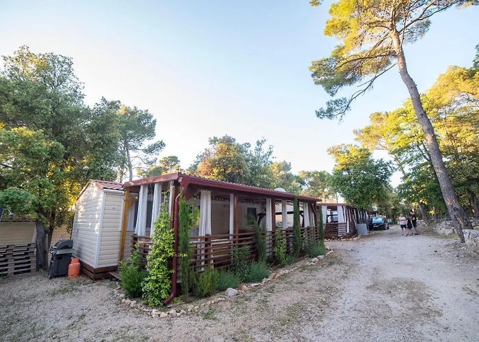 Mobile Home Cube - 3 Bedrooms, Terrace, Near Beach Campsite *
